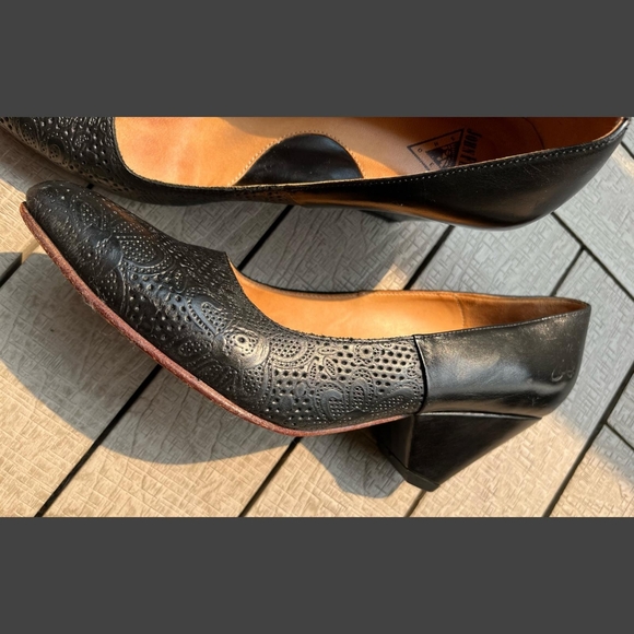 *SOLD* John Fluevog Shoes - Picture 2 of 8